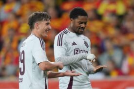 Mika Godts i Chuba Akpom