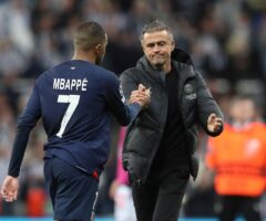 Kylian Mbappe i Luis Enrique podczas meczu PSG