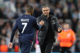 Kylian Mbappe i Luis Enrique podczas meczu PSG