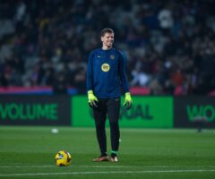 Wojciech Szczęsny na rozgrzewce przed meczem Barcelona vs. Atletico