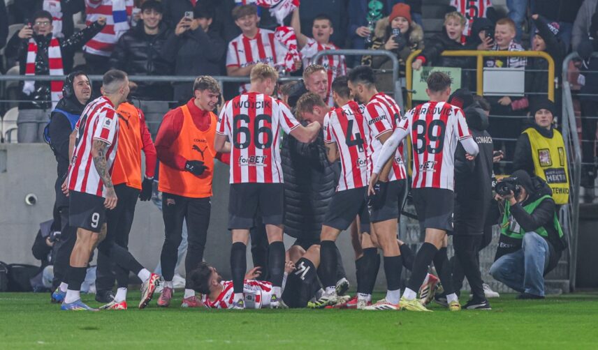 Cracovia drużyna w meczu przeciwko Lechowi Poznań.