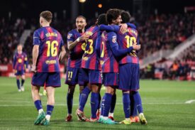 Barcelona strzela gola w meczu z Gironą