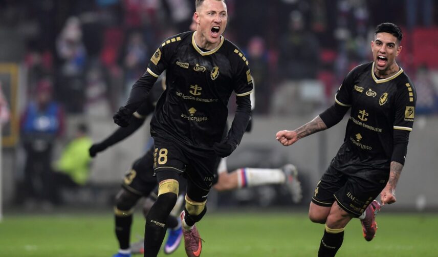 Fredrik Ulvestad cieszy się z gola w meczu z Górnikiem