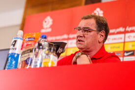 Jan Urban podczas konferencji prasowej