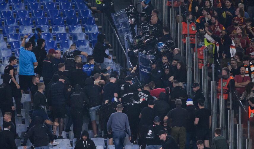 Zamieszki na trybunach w trakcie meczu Roma - Slovan